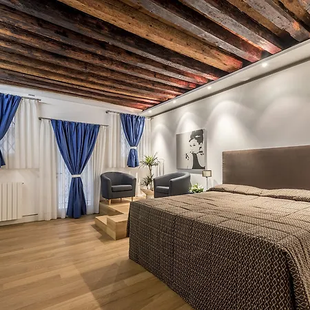Hotel Love Canal Grande Venice